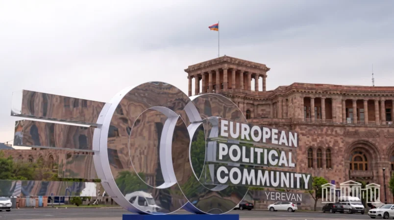 09:00 Լուրերը մեկ տողով. Երևանը՝ համաշխարհային քաղաքականության կենտրոն. Մակրոնի զբոսանքը և Զելենսկու հանդիպումները Հայաստանում