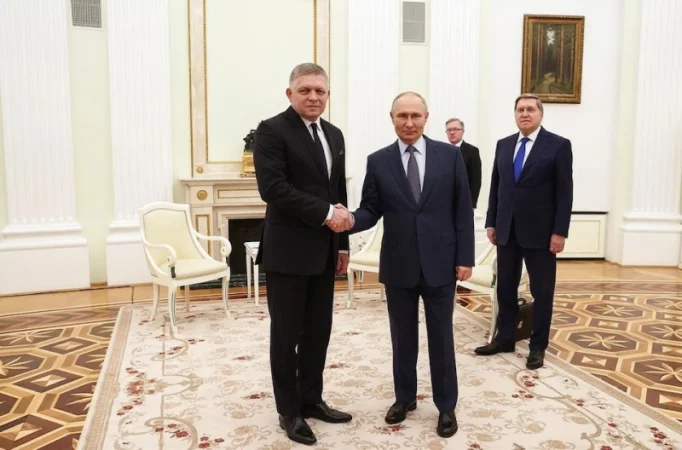 Ինչ են քննարկել Պուտինն ու Ֆիցոն