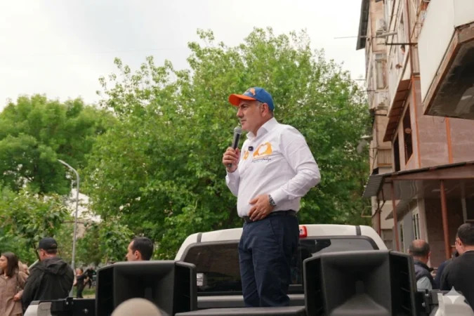 Նախկին-ներկան քաղցկեղի նման կպած են. Փաշինյան