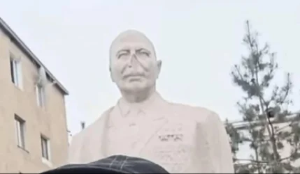 Ստեփանակերտում քանդել են մարշալ Բաղրամյանի հուշարձանը