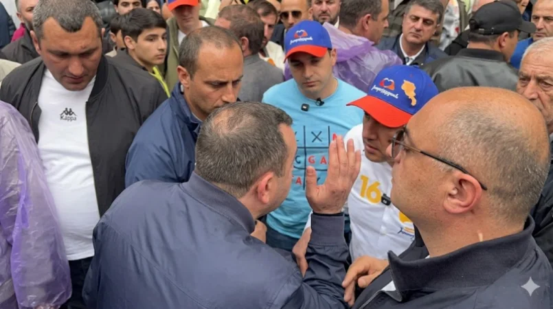 «Գնայիր, զոհվեիր». Փաշինյանի հետ միջադեպից հետո «Անկախ դիտորդ»-ը պահանջում է ազատ արձակել Օսիպյանին