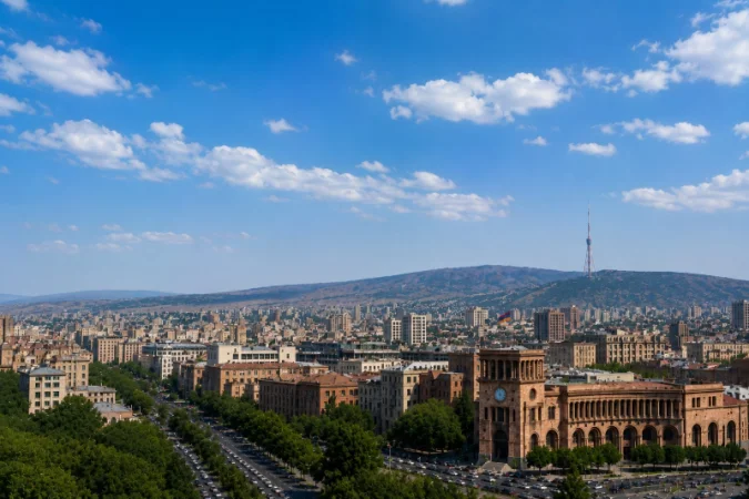 11:00 Լուրերը մեկ տողով. Թռիչքներ Երևանի կենտրոնում. Արցախի նախկին ղեկավարների դատը