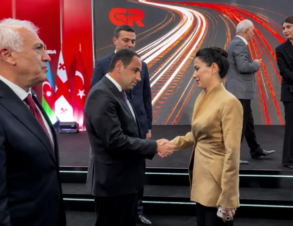 Գործարկվել է Բաքու–Թբիլիսի–Կարս երկաթուղին․ ներկա է եղել ՀՀ նախարարը