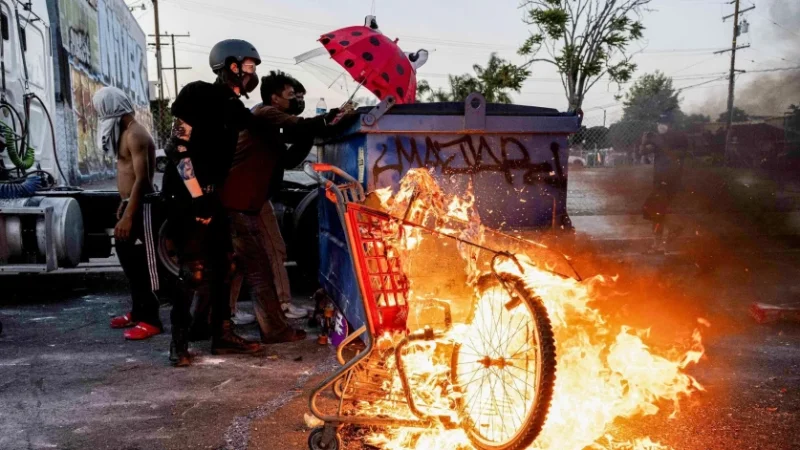 Լոս Անջելեսում իրավիճակն ավելի է լարվում. քաղաք է ուղարկվում մեծ թվով ծովային հետևակայիններ