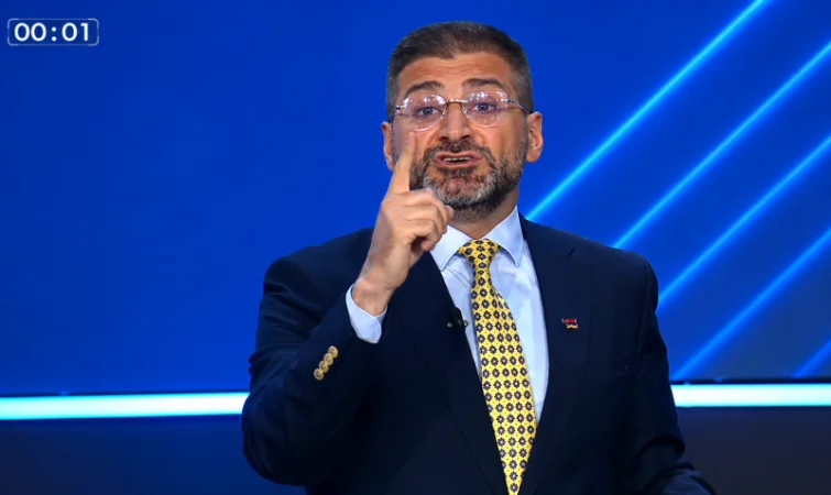  Ժողովուրդը պատռելու է ձեր քաղաքական դիմակը. Բաբաջանյանը՝ Կարապետյանին