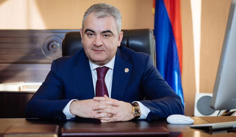 Գալուստ Սահակյանի որդին կալանավորվեց