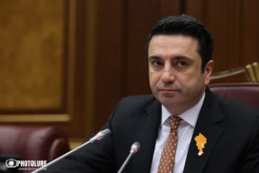 Ալեն Սիմոնյանը փնտրում է ընդդիմությանը