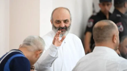 Մեր ժողովրդի 51 տոկոսը փաստացի մերժել է այս մարդկանց, և նրանք այլևս չեն կարող միանձնյա որևէ որոշում կայացնել. Սրբազան