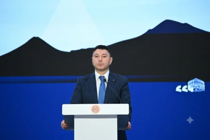 Մատը մատին չտվեց. Էդուարդ Շարմազանով