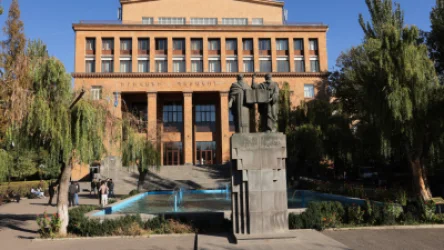 ԵՊՀ-ն՝ արտասահմանյան գրականության ամբիոնը փակելու որոշման մասին
