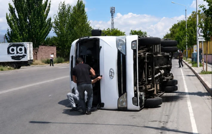 15:00 Լուրերը մեկ տողով. Մանկական ավտոբուսի վթարի մանրամասները.  Ստոկհոլմի արբիտրաժային տրիբունալի որոշումը