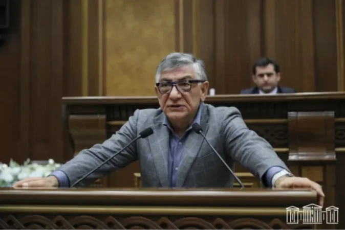 Ականջներիդ օղ արեք․ Հայաստանում հեղաշրջում չի լինի․ Խաչատուր Սուքիասյան