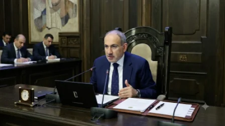 Փաշինյան․ «Օրինական չհաստատված հեռախոսը կարելի է միայն պոպոք կոտրել»