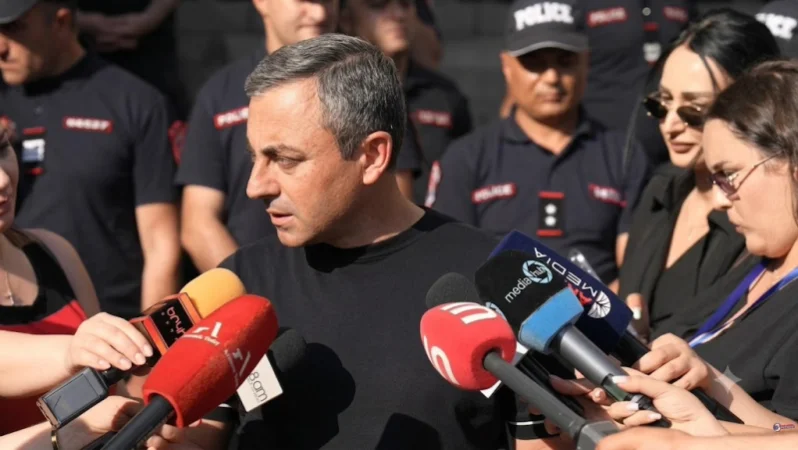 Իշխան Սաղաթելյանը խոսել է պատգամավորական մանդատները վերցնելու որոշման մասին