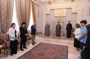 Ամենայն Հայոց Կաթողիկոսն ընդունել է սփյուռքահայ երիտասարդներին
