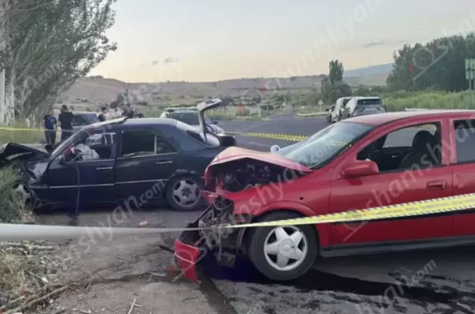 Խոշոր ավտովթար Արարատի մարզում․ 9 վիրավորներից 2-ը անչափահասներ են