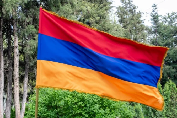 ՀՀ պետական դրոշը պետք է տեղադրվի բոլոր բնակավայրերի մուտքերում