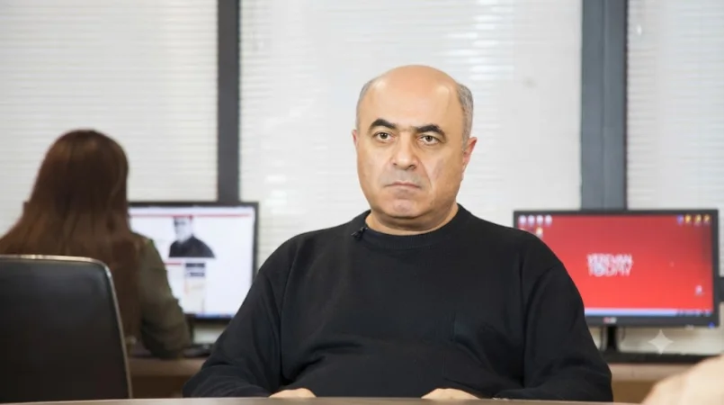 Քաղաքագետ Երվանդ Բոզոյանի բնակարանում խուզարկություն է կատարվել․ առգրավվել է հեռախոսը,