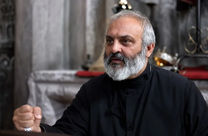 Բագրատ սրբազանը դատարանում հաղթել է «Հանրապետություն» կուսակցության անդամներին