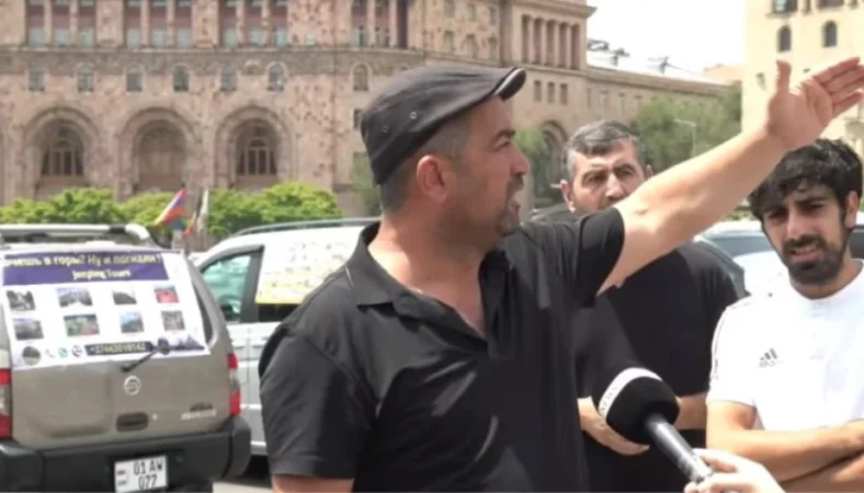 Վարորդները բողոքի ակցիա են իրականացնում Հանրապետության հրապարակում