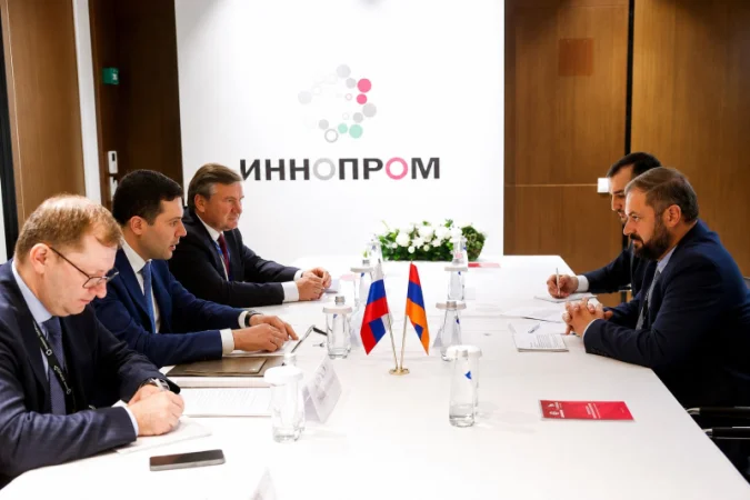Պապոյանն ու Ալիխանովը քննարկել են ՀՀ-ՌԴ առևտրատնտեսական համագործակցության զարգացումը