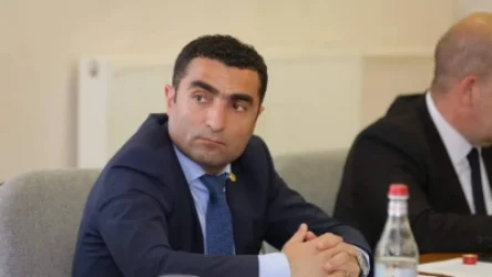 Ո՞ւմ է Ռոմանոս Պետրոսյանը ազատում աշխատանքից. որն է ՀԷՑ մնալու «նախապայմանը». «Ժողովուրդ»