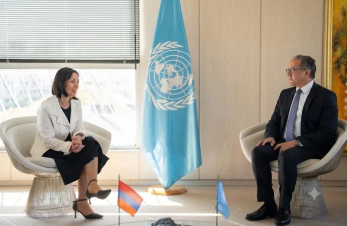 Ժաննա Անդրեասյանը Ֆրանսիայում հանդիպել է ՅՈՒՆԵՍԿՕ-ի գլխավոր տնօրենին