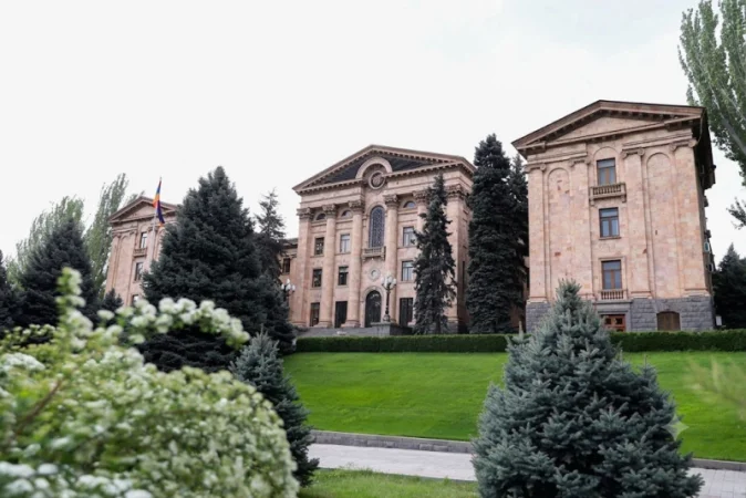 Մանդատների բաշխմանը հաշված օրեր են մնացել, բայց խմբակցություններում դեռ անորոշություն է. «Ժողովուրդ» 