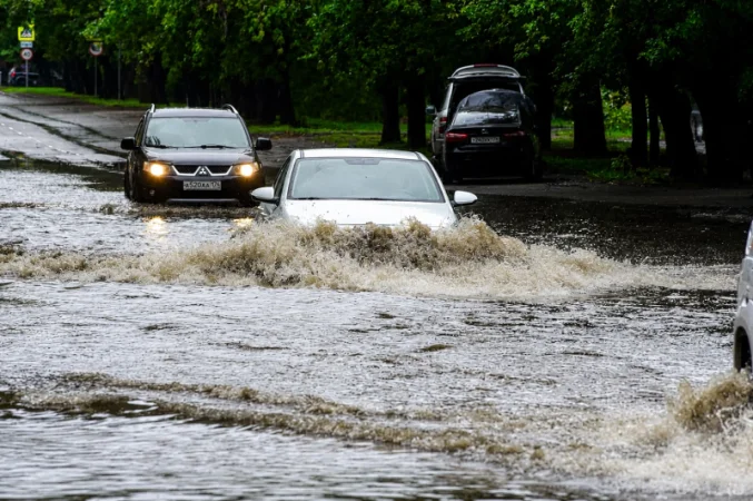 Սոչին ջրի տակ է․ հորդառատ անձրևներից հետո գետերը հեղեղել են քաղաքը