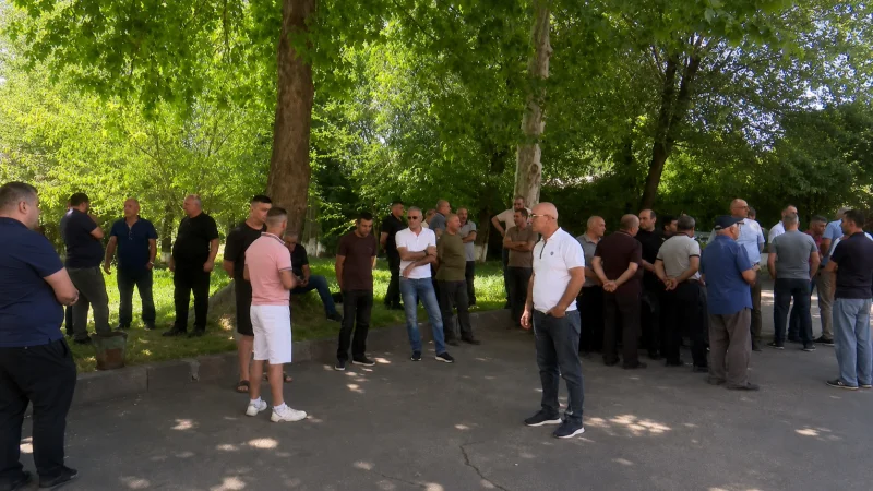 Կտրուկ քայլերի կգնանք․ «Մուլտի Սթոուն»-ի աշխատակիցները պահանջում են անհապաղ բացել գործարանը