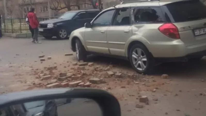 Երկրաշարժից փլուզում Կոմիտաս 65 հասցեում