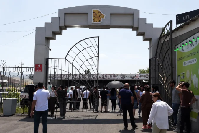 12:00 Լուրերը մեկ տողով. «Առինջ մոլ»-ում լարված իրավիճակ, կապարակնքված տաղավարներ