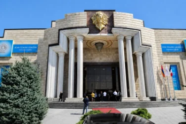 «Առինջ մոլի» աշխատակիցները ստորագրահավաք են սկսել. պահանջում են վերաբացել կապարակնքված տաղավարները
