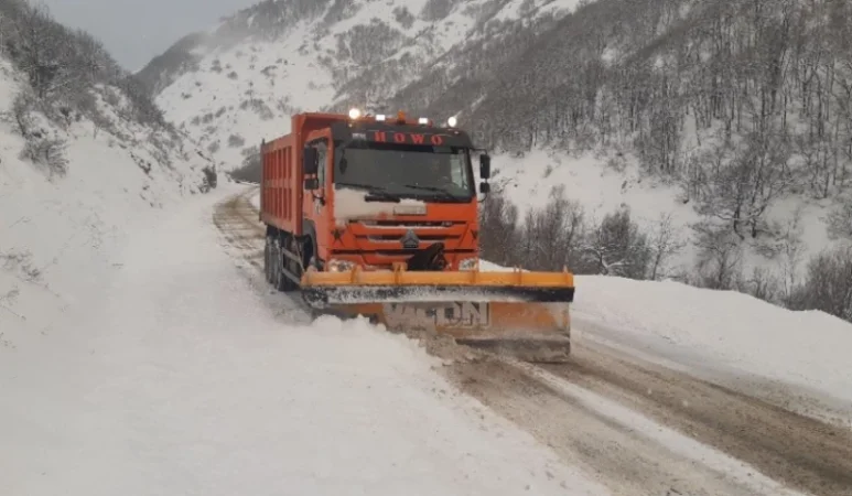 Առատ ձյուն՝ Սարավանի լեռնանցքում․ հատվածը դժվարանցանելի է