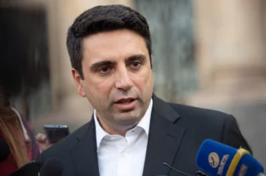 Փաշինյանը հերքեց տեղեկությունները, թե Ալեն Սիմոնյանը ցանկացել է Մեծ Բրիտանիայում դեսպան նշանակվել