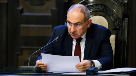 Նիկոլ Փաշինյանն որոշում է ստորագրել. օգնականն ազատվել է պաշտոնից