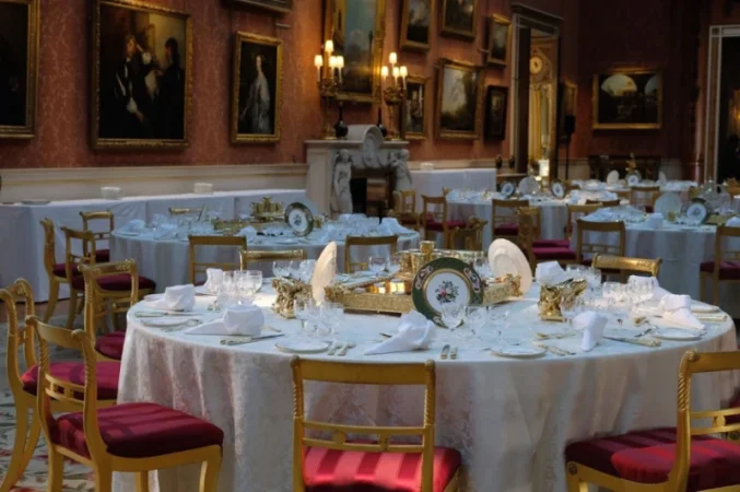 Գողության խոշոր դեպք Ելիսեյան պալատում. անհետացել է մշակութային ժառանգության սպասք