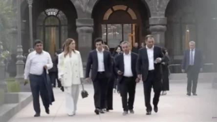 Ընդդիմադիր պատգամավորները հանդիպել են Ամենայն Հայոց կաթողիկոսին