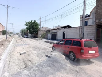 Dangerous Manholes and Choking Dust: Why Are the Roads in Ejmiatsin Being Renovated Slowly?