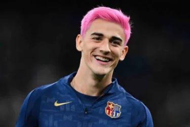 Gavi Dyeing His Hair Pink in Honor of Spain's Victory at the 2026 World Cup
