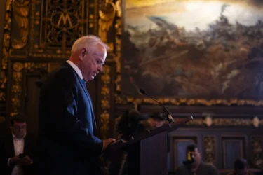 Is Estée Lauder's Heir Stepping Away from Politics? His Wealth Faces a $1.2 Billion Hit