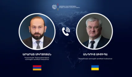 Armenia and Ukraine Foreign Ministers Hold Phone Conversation