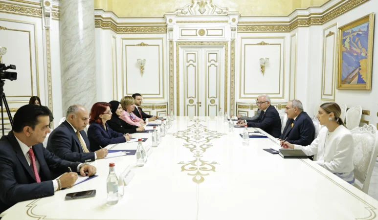Pashinyan Discusses Peace Agenda and TRIPP Project with Arab Ambassadors