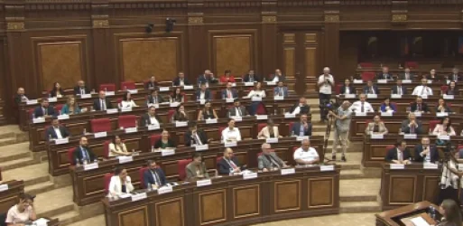 The Turn of the Ruling Party to Bang on Tables in Parliament After the 'Catholicos' Mention