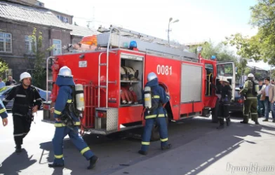 Fire Breaks Out in Apartment in Yerevan, Two Citizens Rescued by Firefighters