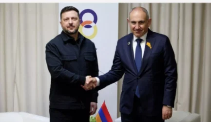Telephone Conversation Held Between Nikol Pashinyan and Volodymyr Zelensky