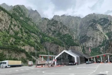 Complete Evacuation of Customs Personnel at Upper Lars