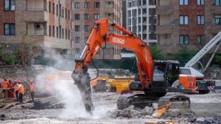 Dust, Untreated Areas, and Uncovered Sand Piles: Yerevan Construction Sites Fined 1.7 Million Drams