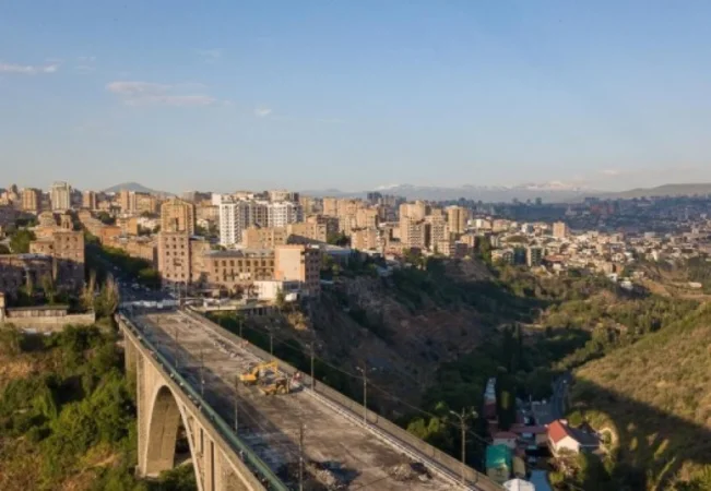 Kiyev Bridge Fully Open for Traffic