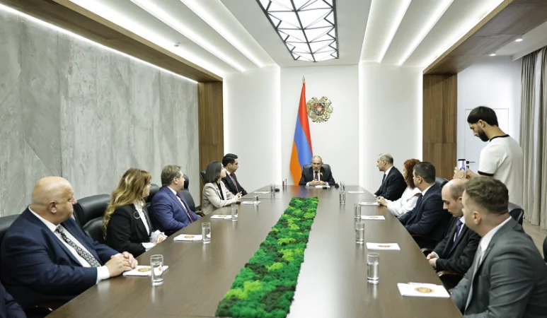 Pashinyan to Set Specific Tasks and Assignments for Alen Simonyan
